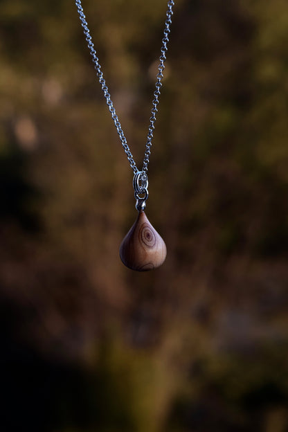 Cedar necklace - Fig's