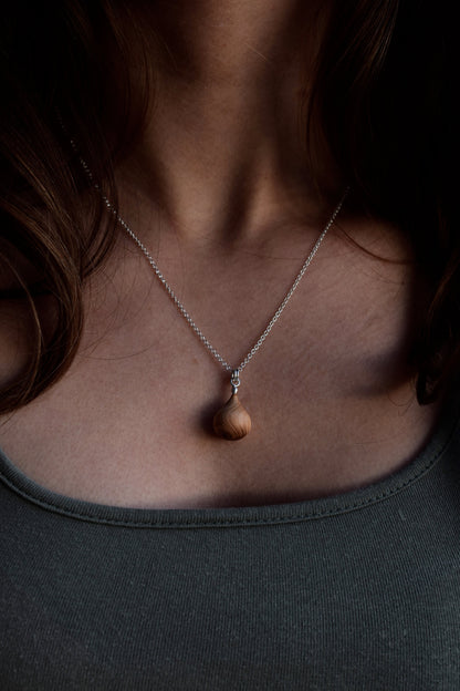 Cedar necklace - Fig's